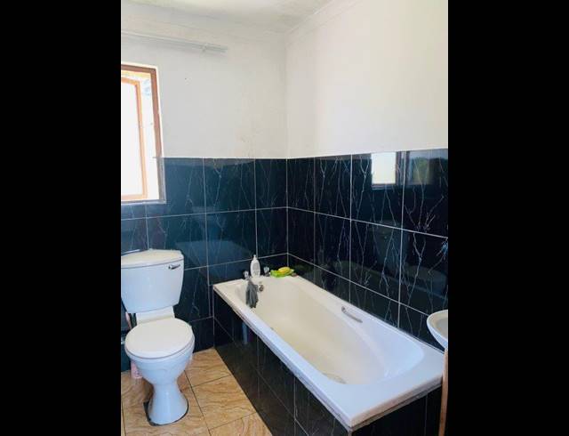 2 BEDROOM APARTMENT FOR SALE IN WOODHAVEN